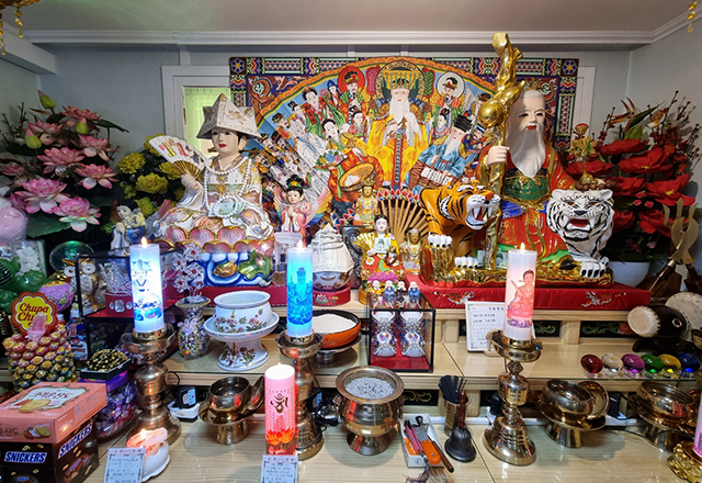 20241002151744_EHxR3FQ8.jpg_carousel_부평동점잘보는집_산신장군당,부평동점잘보는집,부평구,부평동,용한점집,신점,영점,조상굿,병굿,사주,궁합,택일,퇴마,사업운,애정운,풍수,부적